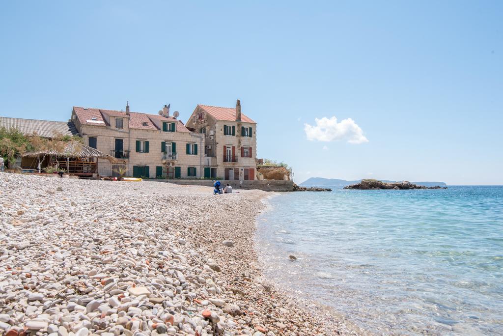 Apartments On The Beach Komiza Exterior photo